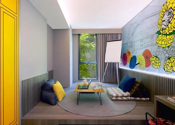 Lyf Sukhumvit 8 Hotel