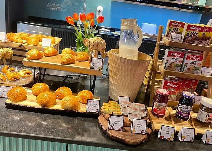 Lyf Sukhumvit 8 4*