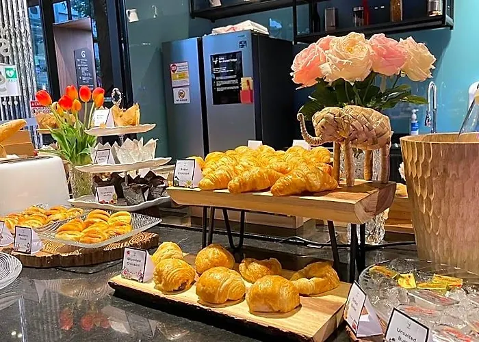 Lyf Sukhumvit 8