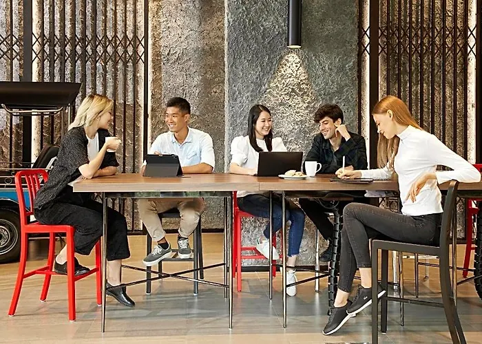 Hotel Lyf Sukhumvit 8 4*