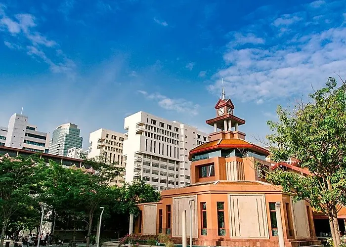 Lyf Sukhumvit 8 Hotel