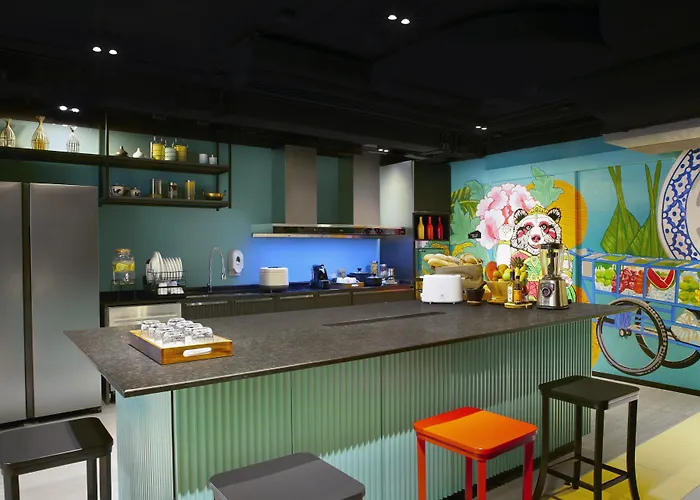 Lyf Sukhumvit 8 מלון